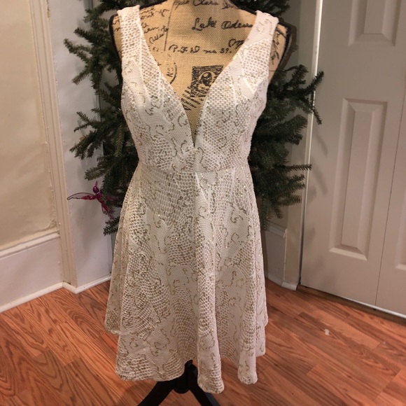 Dress - Picture 2 of 3